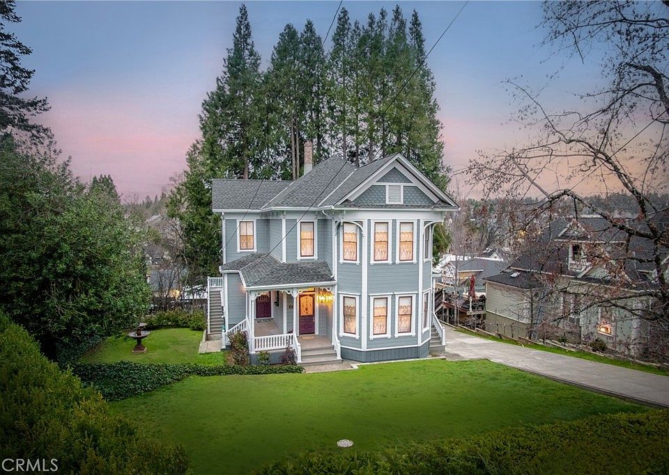 1st image of 418 Kate Hayes St