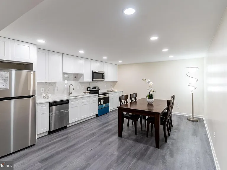10117 Meyer Point Ter — Photo 9