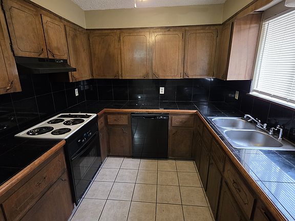 3rd image of 505 Nan Cir