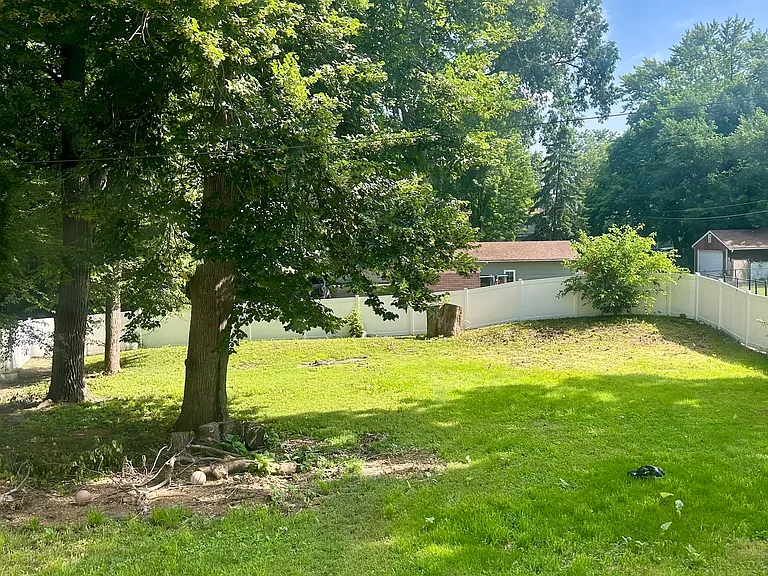 317 Wood St — Photo 5