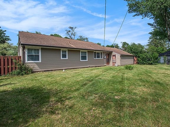 4th image of 200 Helmar Ct