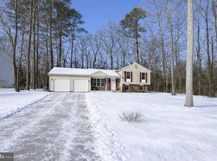 21335 S Essex Dr, Lexington Park, MD 20653