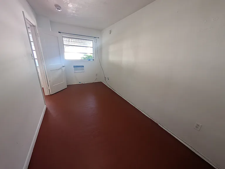 1245 NE 110th St #3 — Photo 13