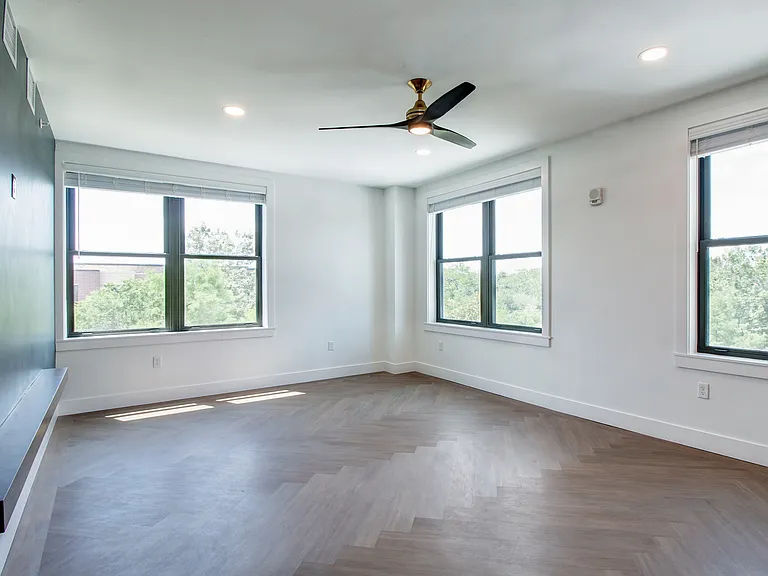 410 W University Ave #403 — Photo 6