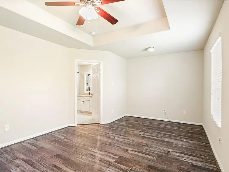 15118 Vincennes Oak St — Photo 12