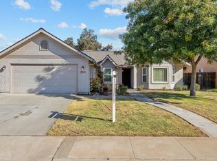 992 Lakewood Dr, Hanford, CA
