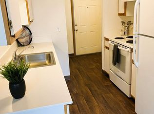 15370 SW Bangy Rd #20, Lake Oswego, OR 97035