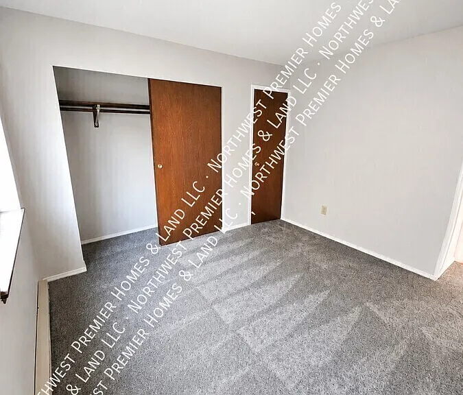 114 NW 3rd Pl #E — Photo 6