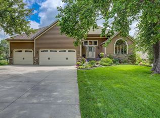 1380 Woodcrest Ave, Shoreview, MN 55126