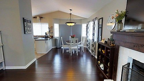 3rd image of 622 Zoe Ann Dr
