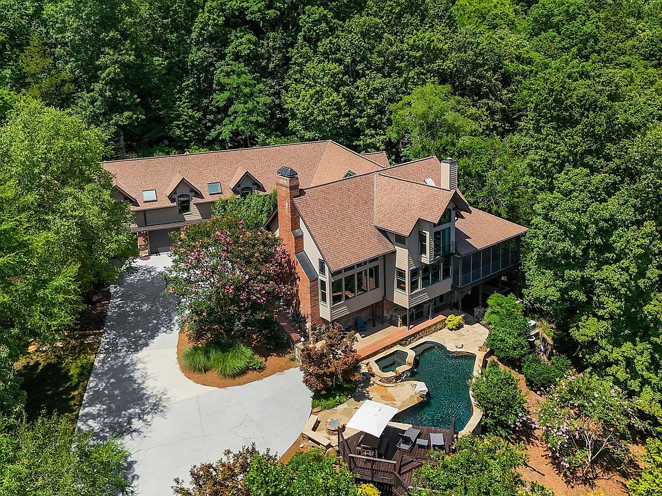 1st image of 2428 Lakefront Dr