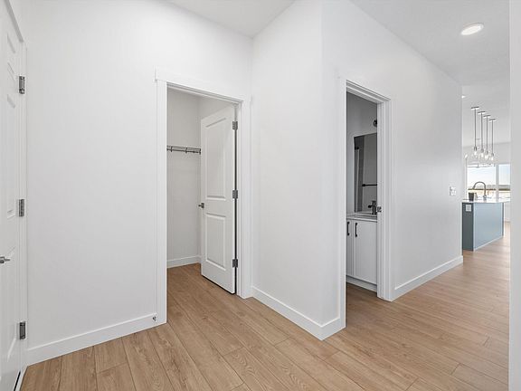 4th image of 45 Sumac Close