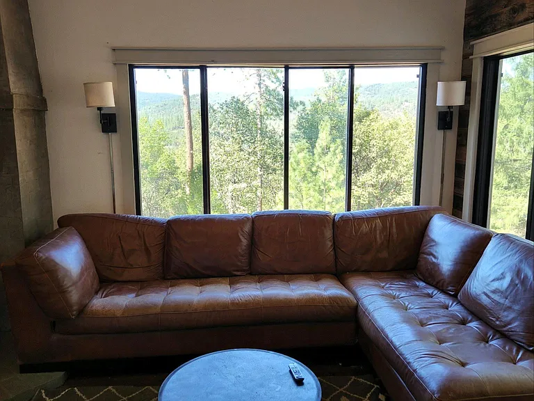 Capitol Dr — Photo 17