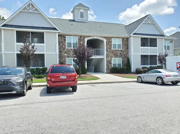 330-101 Gallery Dr, Spring Lake, NC 28390