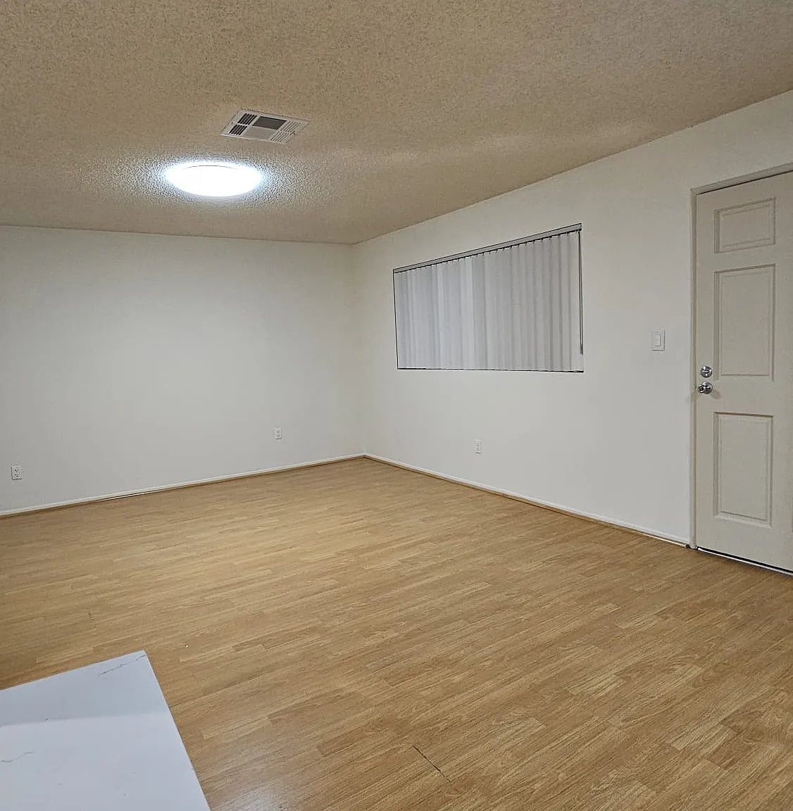 2 bed, 900 sqft, $2,550 — Photo 3