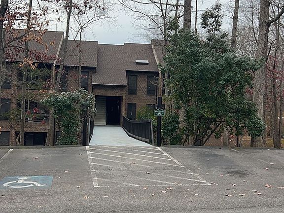 2nd image of 44755 Woodlake Ct #755