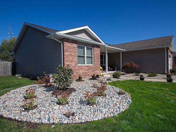 3rd image of 261 Honey Locust Ct