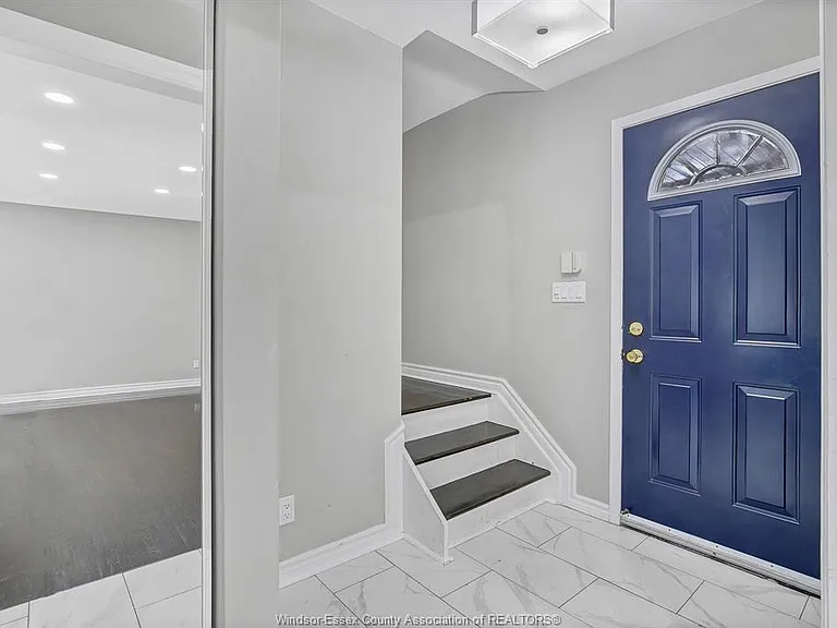 3964 Whitney Ave — Photo 18