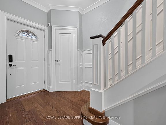 5th image of 626 Manning Ave