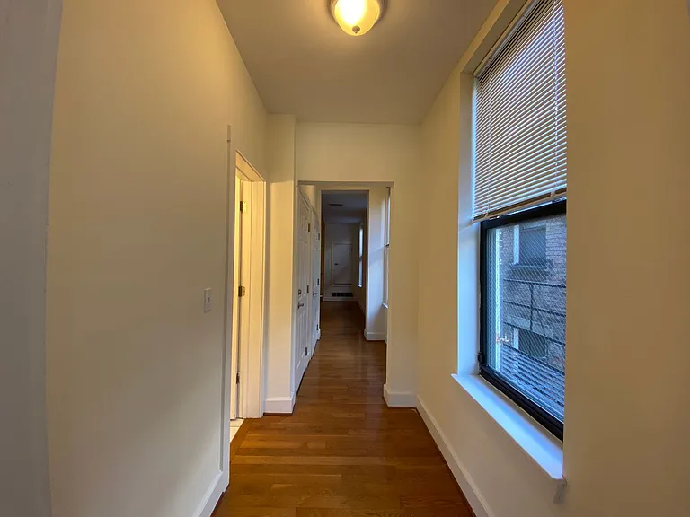 114 E 14th — Photo 8