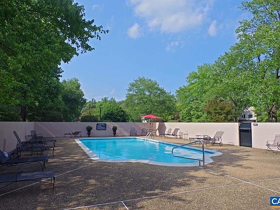 2nd image of 1578 Garden Ct