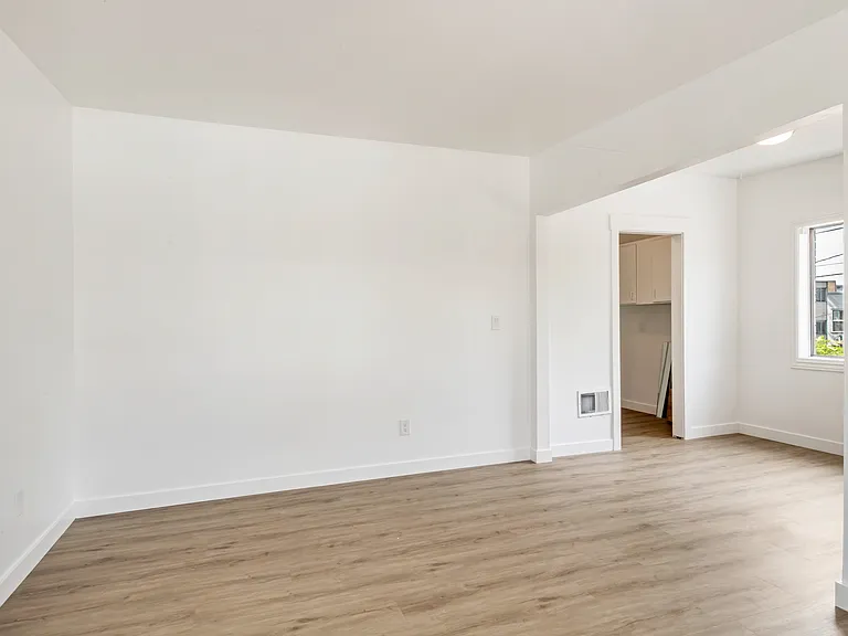 261 265 E Burton Avenue 955 S #957-100 — Photo 5