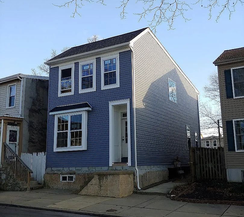 1st image of 428 E Miner St