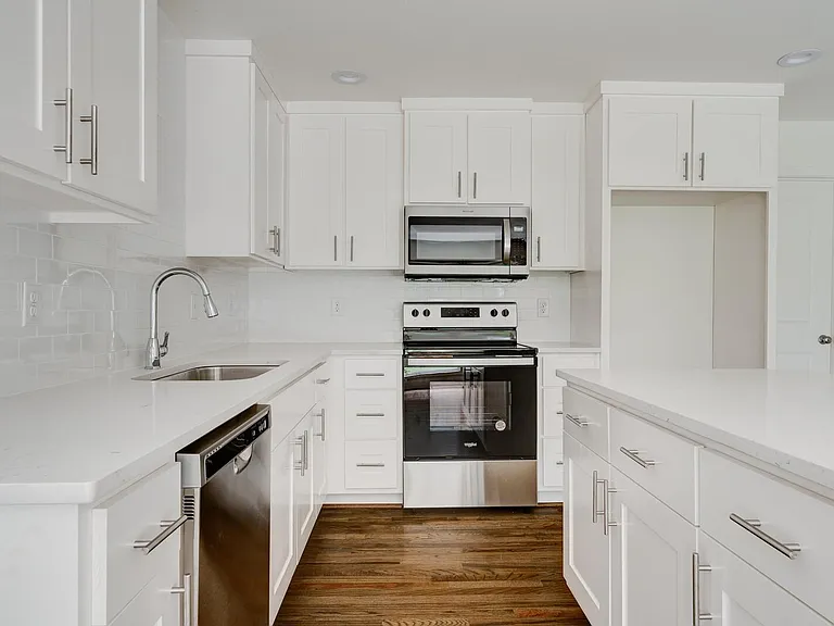 5196 Scenic View Dr — Photo 10