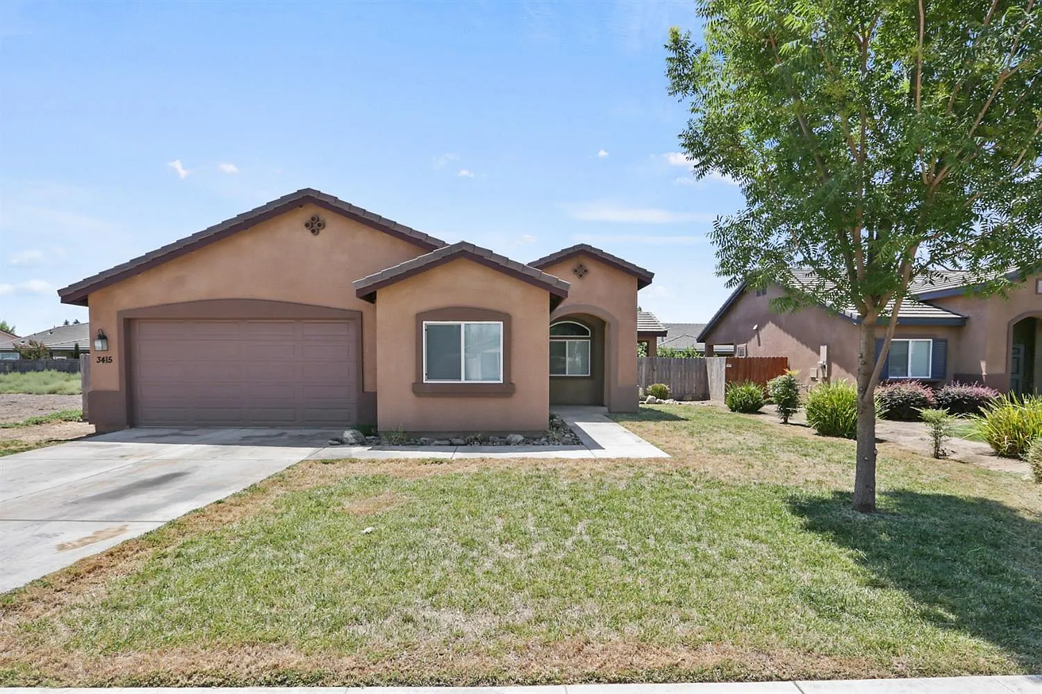 3415 E Douglas Ave photo 1