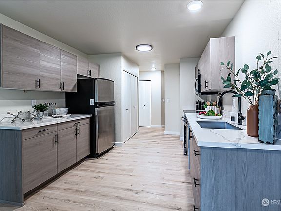 5th image of 4200 Factoria Boulevard SE #B10
