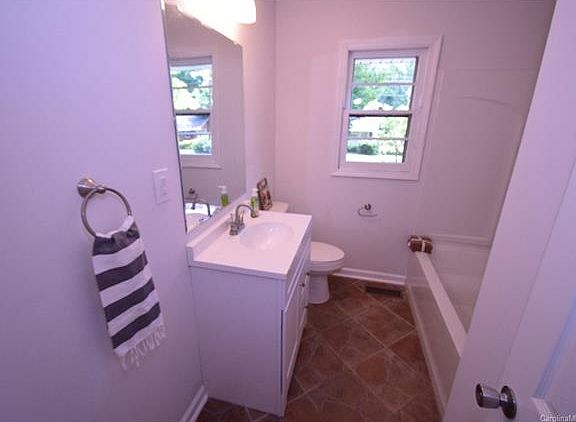 5th image of 1534 Sharon Ln