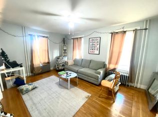 15 Carey St #2B, Newport, RI 02840