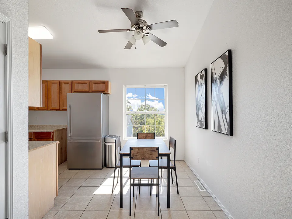 303 Twin Oaks #303