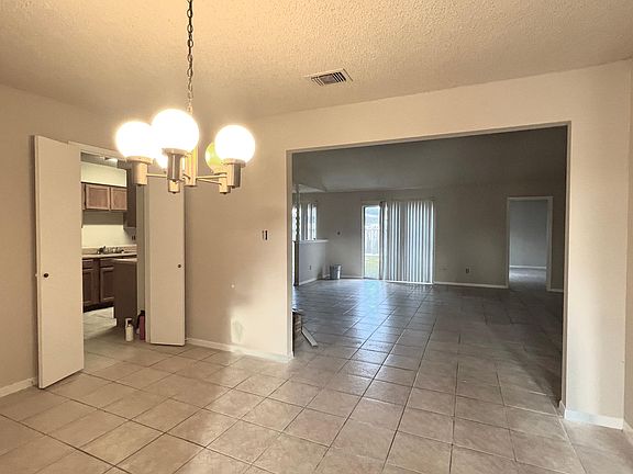 2nd image of 6631 Briar Glade Dr