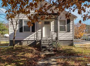 335 S 3rd St, Marion, IL 62959