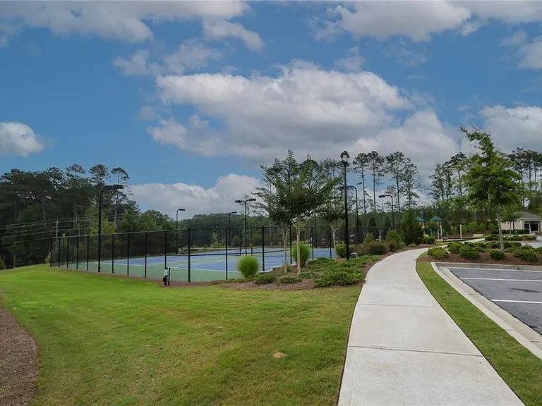 7566 Jennadee Dr — Photo 48