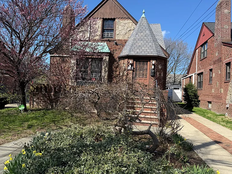 8337 Charlecote Rdg — Photo 42