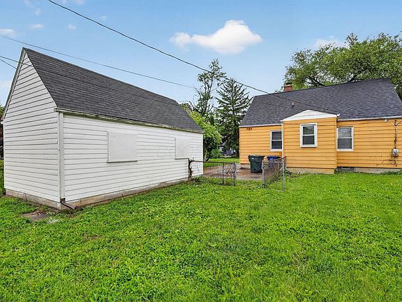 3rd image of 2458 Renwood Pl