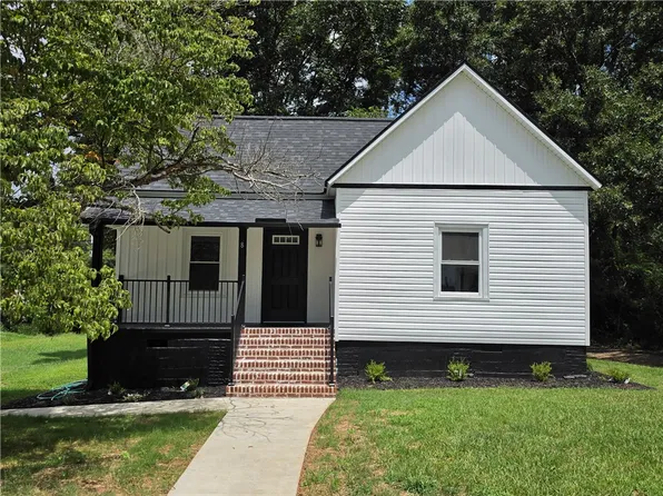 8 W 1st St, Williamston, SC 29697