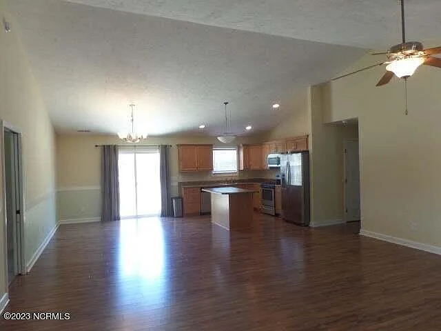 101 Rustic Dr — Photo 3