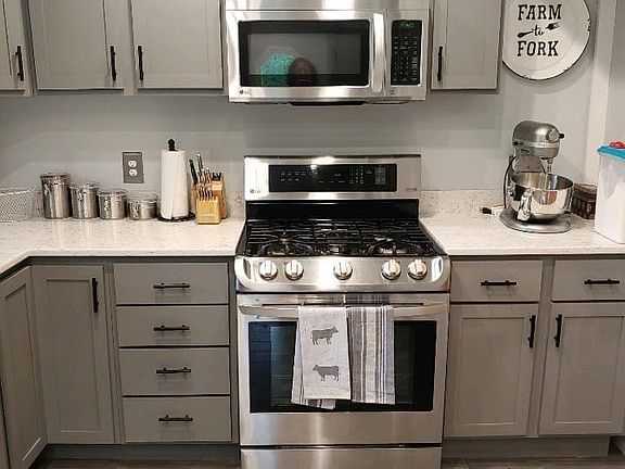 4th image of 3755 Sun Valley Dr