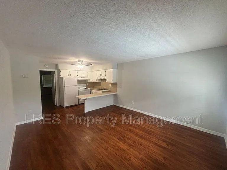 1031 Columbia Ave #G — Photo 2