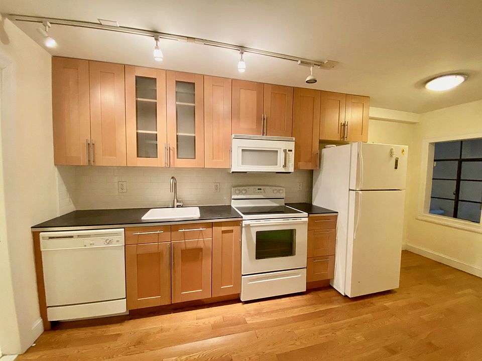 1st image of 55 Saint Marks Pl #Be
