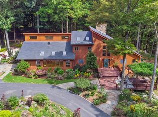 9 Peaceable St, South Salem, NY 10590