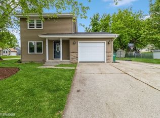 555 Patterson Dr, Carlisle, IA 50047