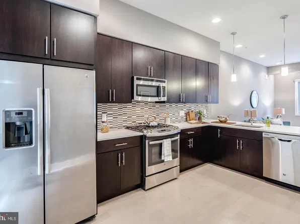 826 N 3rd St APT 3, Philadelphia, PA 19123