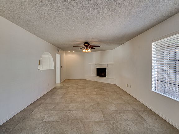4th image of 2531 E Juanita Ave
