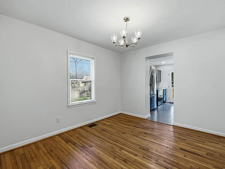 2583 Joyce Ave — Photo 10