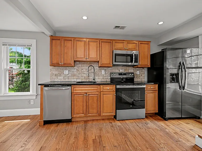 19 Spring Hill Ave #2 — Photo 6