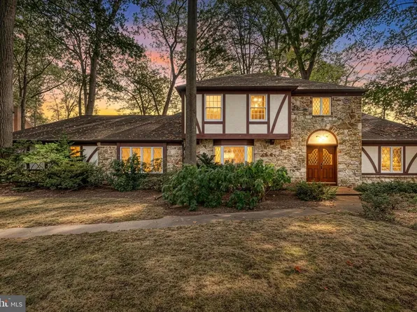 812 Flintlock Ridge Rd, Mechanicsburg, PA 17055